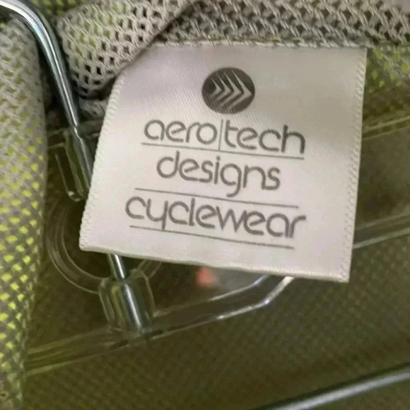 Aero tech cycle reflect windbreaker - Picture 8 of 9
